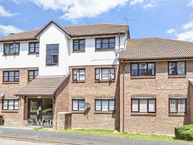 Flat for sale in Worcester Park Estate, Monks Orchard