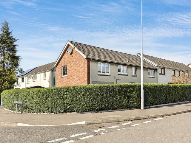 Flat for sale in Peasehill, Scotland