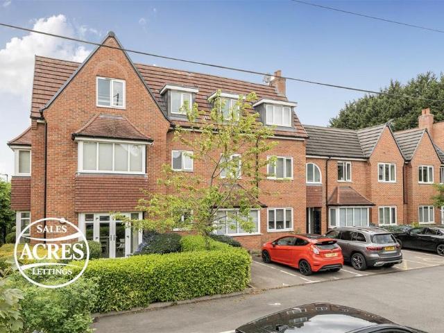 Flat for sale in Driffold, Birmingham