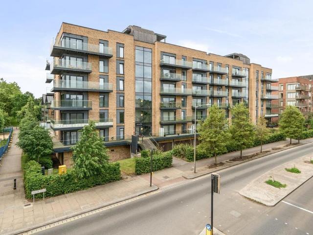 Flat for sale in Repton Park North, Bridgefield