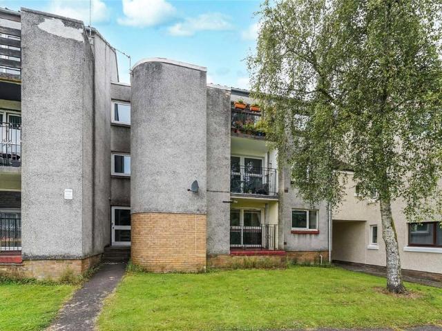 Flat for sale in Milngavie, Scotland