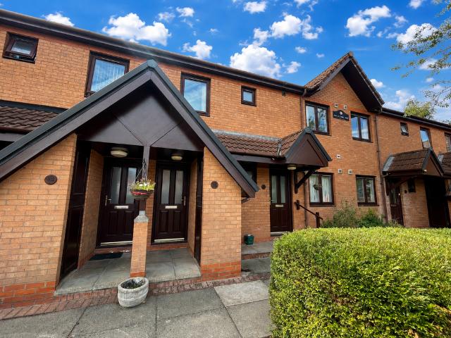 Flat for sale in Woodley, Greater Manchester