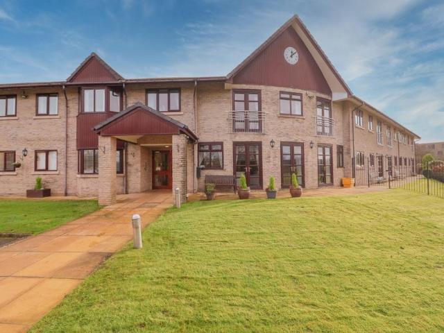 Flat for sale in Charlesworth, East Midlands