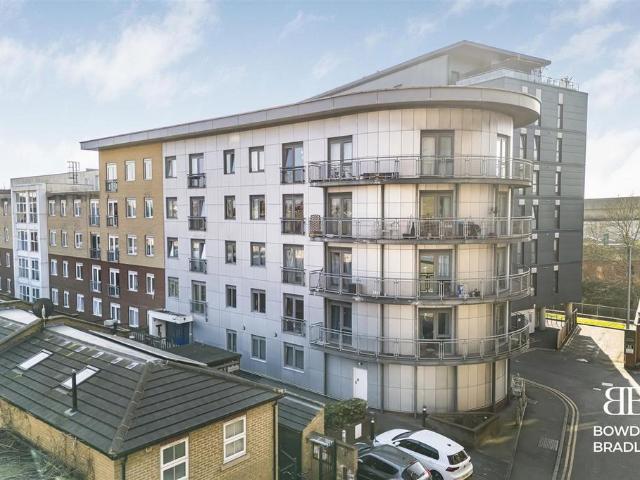 Flat for sale in Isle Of Man