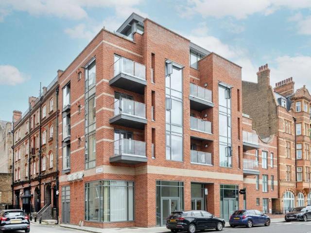Flat for sale in West Kensington, Greater London