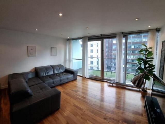 Flat for sale in City Centre, Salford