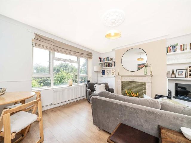 Flat for sale in Haggerston, De Beauvoir Town