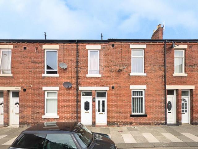 Flat for sale in Forest Hall, North Tyneside