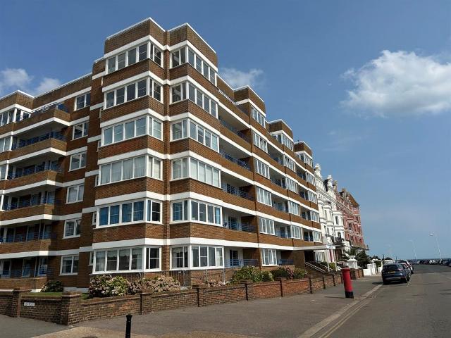 Flat for sale in Central, Heathlands