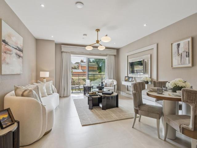 Flat for sale in Chalfont St. Peter, Denham