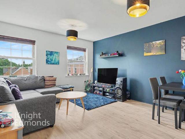 Flat for sale in Midway, Kent