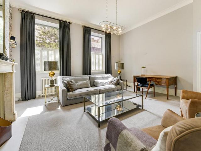 Flat for sale in Belgravia, Greater London