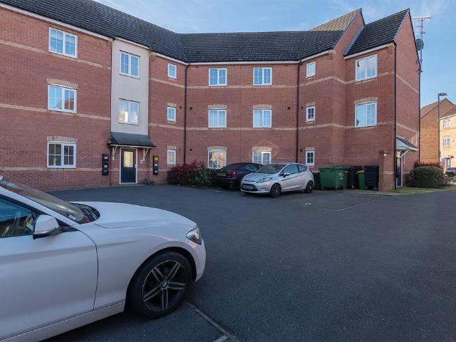 Flat for sale in Pinfold, Leicestershire