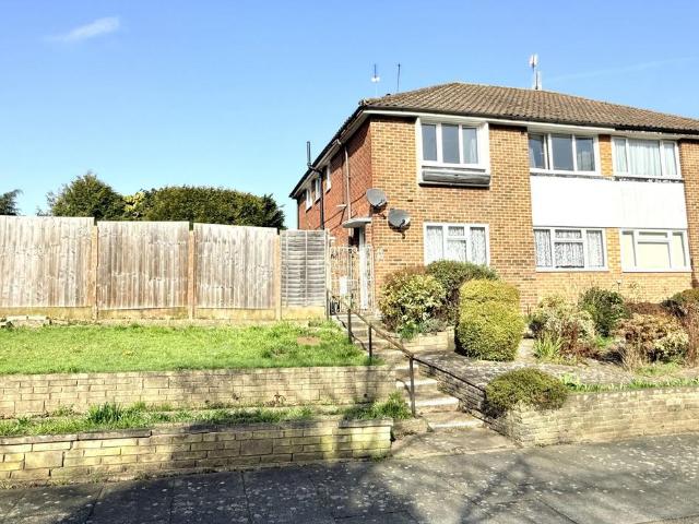 Flat for sale in East Barnet, Greater London
