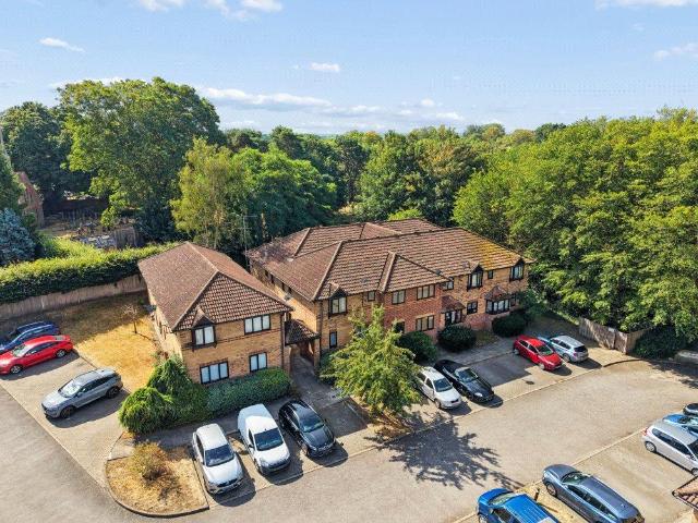 Flat for sale in Twyford