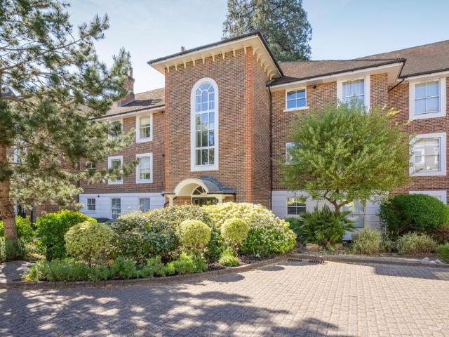 Flat for sale in Sunninghill and Ascot, Ascot