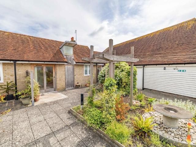 Flat for sale in The King's Mile, The Bridge