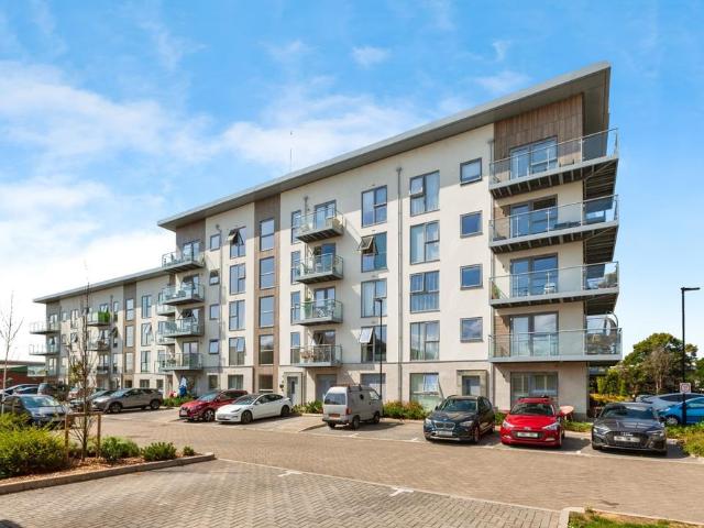 Flat for sale in Fishery, Maidenhead