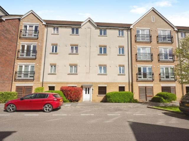 Flat for sale in Redhouse Park, Great Linford
