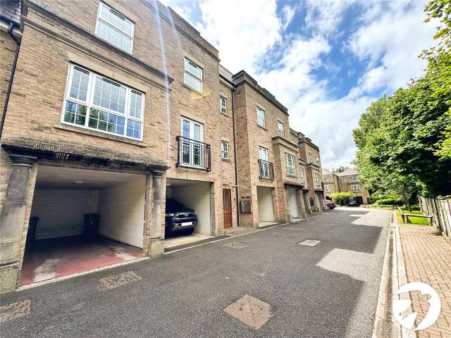 Flat for sale in Midway, Kent