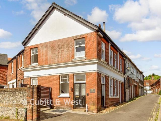 Flat for sale in Lewes, Iford