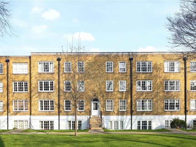 Flat for sale in Canonbury, Greater London