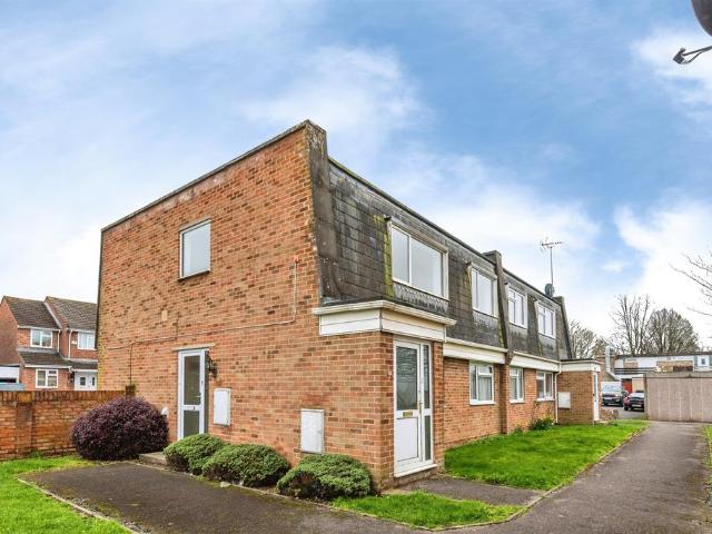 Flat for sale in Haydon Wick, Swindon