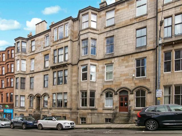Flat for sale in Hillhead, Scotland