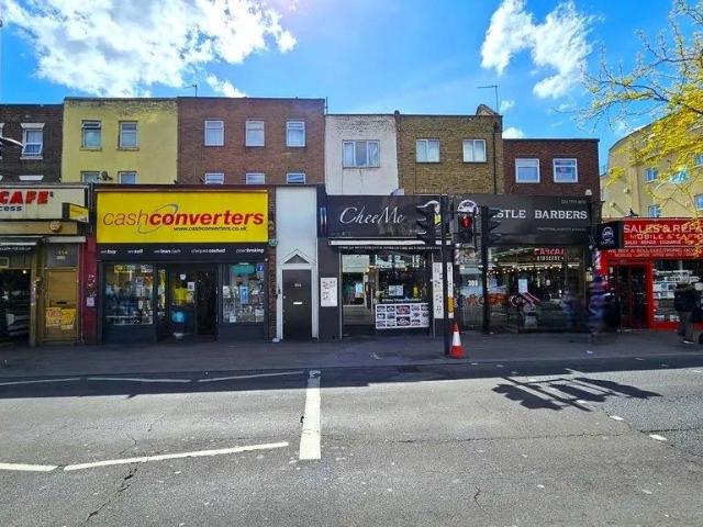 Flat for sale in Walworth, Greater London