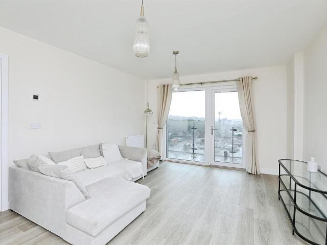 Flat for sale in Brompton, Gillingham