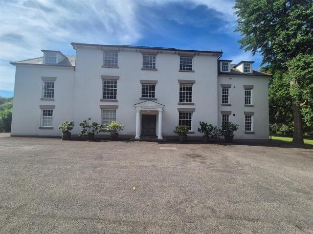 Flat for sale in Helford, Hampshire