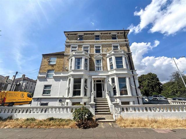 Flat for sale in Upperton, Eastbourne