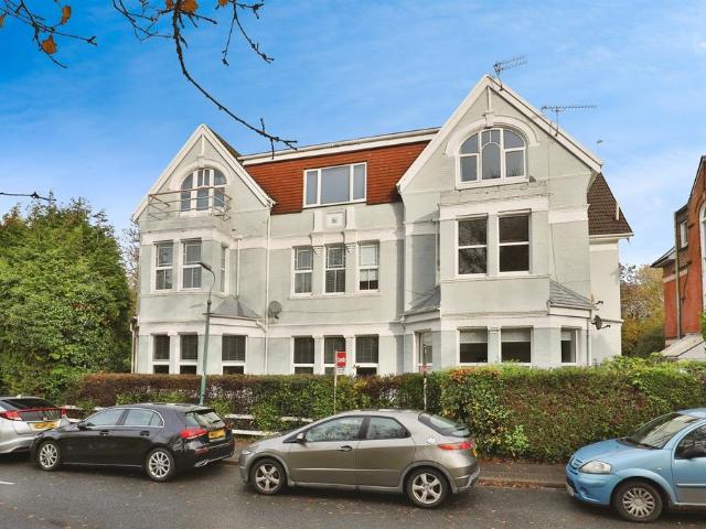 Flat for sale in Bournemouth