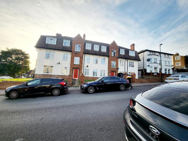 Flat for sale in London Borough of Lewisham, Greater London
