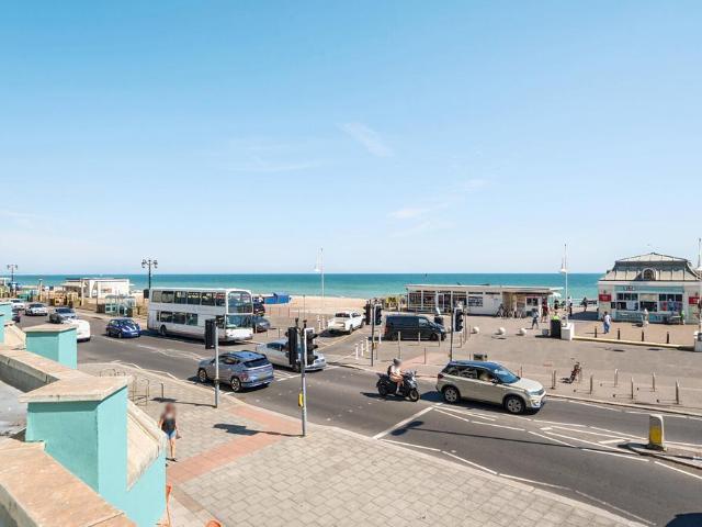 Flat for sale in Worthing, West Sussex