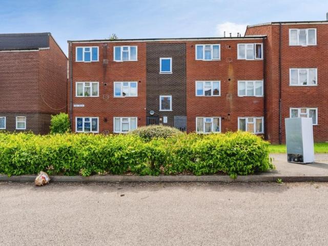 Flat for sale in Elmfield, Leicestershire