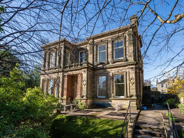 Flat for sale in Craigmillar Park, Newington