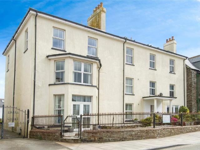 Flat for sale in Tintagel, Cornwall