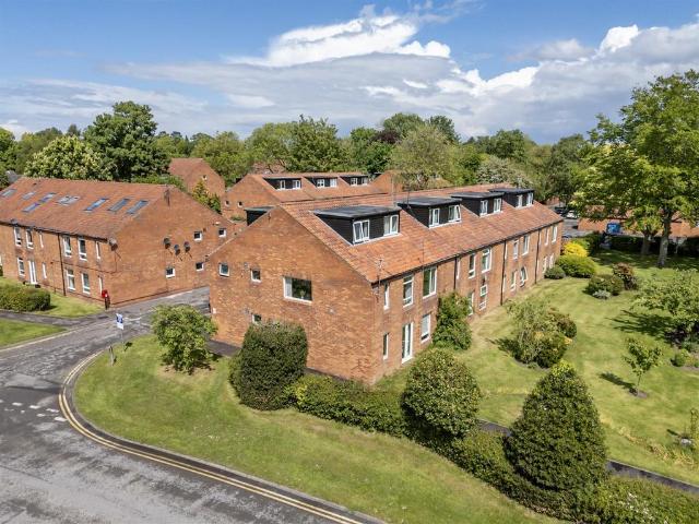 Flat for sale in Heslington, York