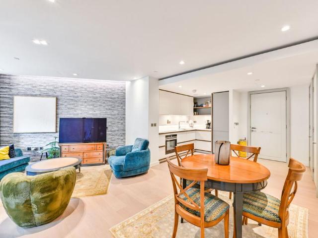 Flat for sale in Paddington, Greater London