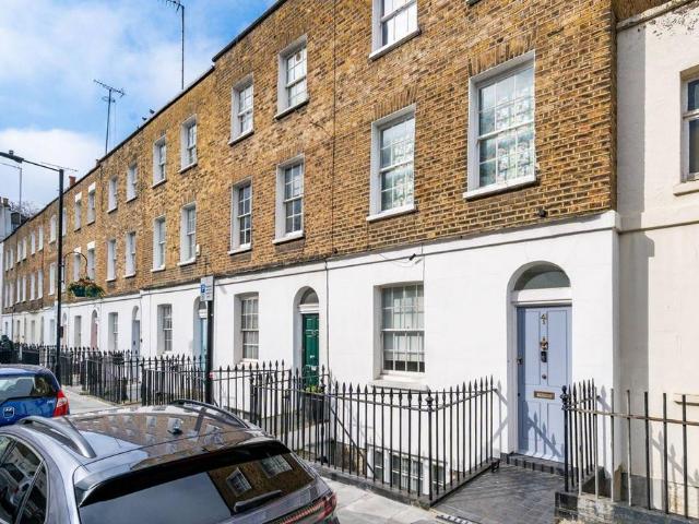 Flat for sale in Paddington, Greater London