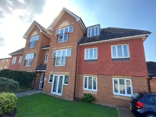 Flat for sale in Brunswick Park, Greater London