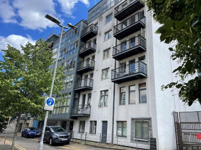 Flat for sale in Newtown, Reading