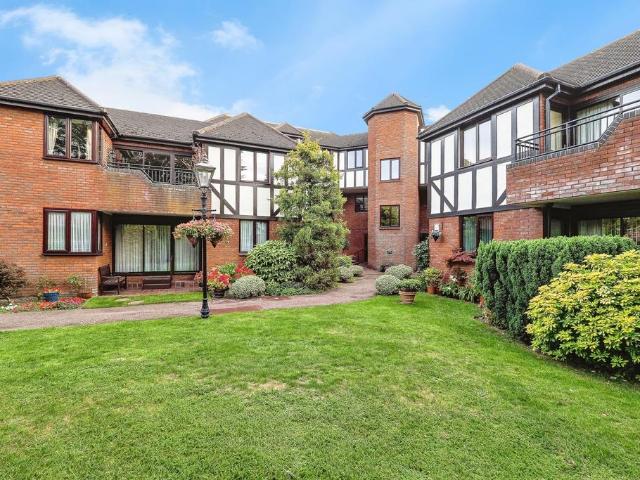 Flat for sale in Emerson Park, Greater London