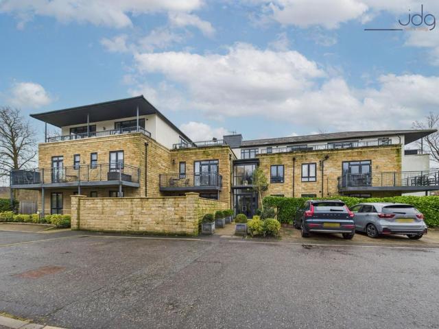 Flat for sale in Bulk, Bare