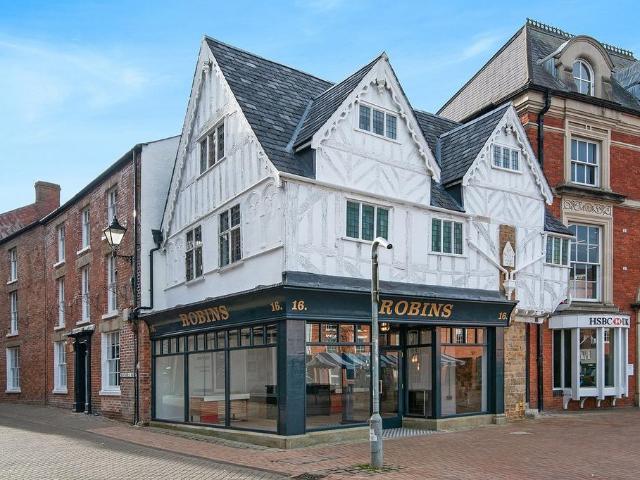 Flat for sale in Evershot, Oxfordshire