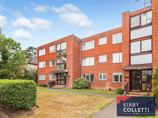 Flat for sale in Broxbourne, Hertfordshire