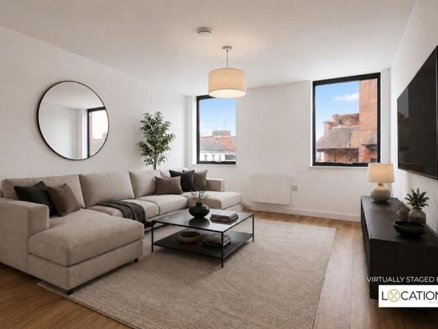Flat for sale in Old Town, Swindon