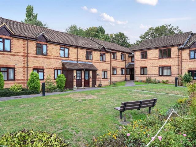 Flat for sale in Basingstoke, Basingstoke and Deane