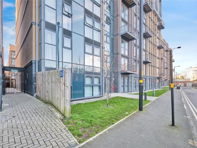 Flat for sale in Calthorpe Fields, West Midlands